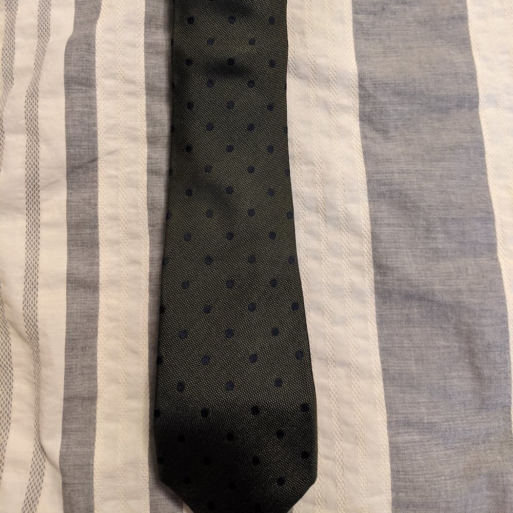 Suitsupply Dark Green polkadot tie